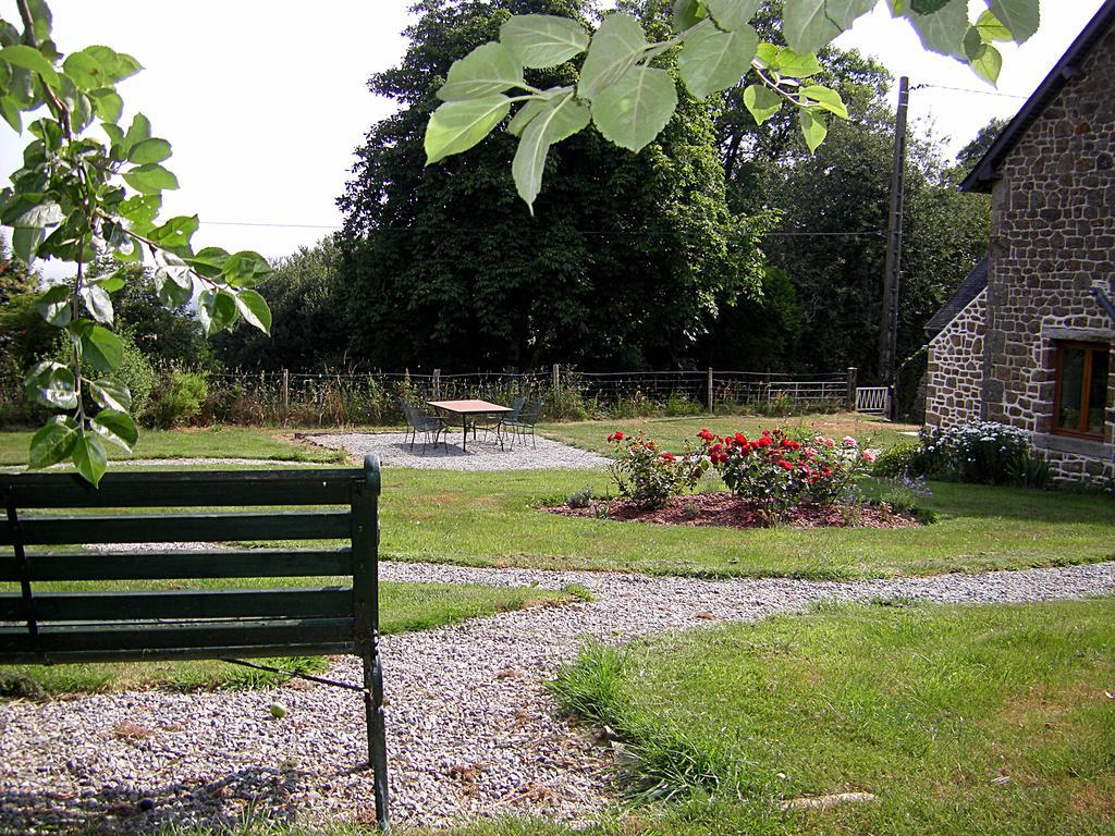 La Cloue Bed & Breakfast Sainte-Marie-du-Bois  Exterior photo